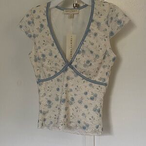 Thirty/Thirty Elegant White Blouse with Blue Trim XS